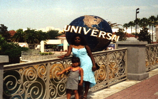 am Eingang zum Universal-Studio 